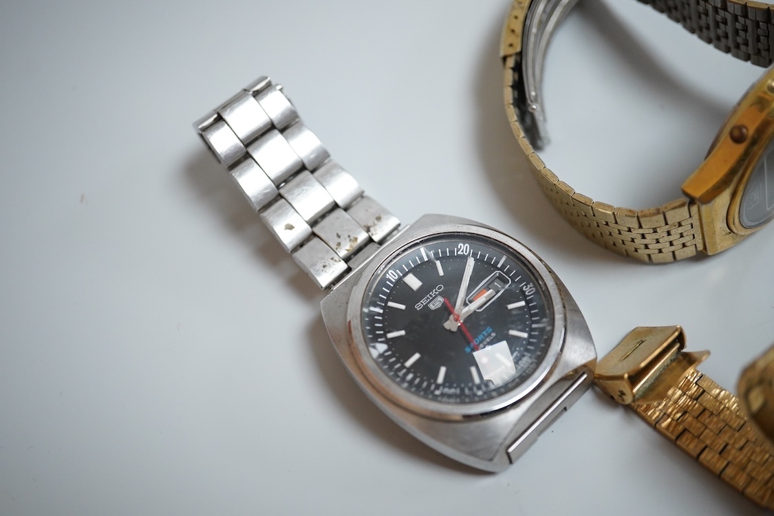 A lady's Edwardian silver and enamel fob watch, with Roman dial and heart shaped orifice, one other silver fob watch and four other white metal fob watches, together with a chrome cased Ingersoll pocket watch and eleven